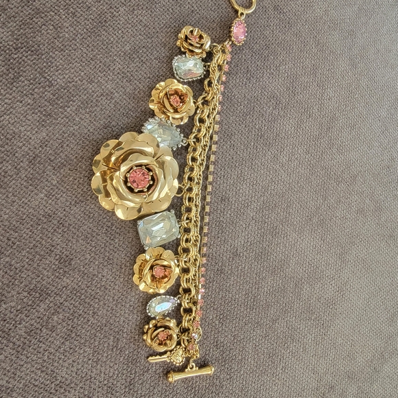 Elegant Gold and Pink Floral Necklace and Bracelet Set - Picture 5 of 5